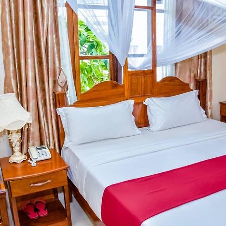 Red Sun Lodge Kokoni Ngambo Екстериор снимка