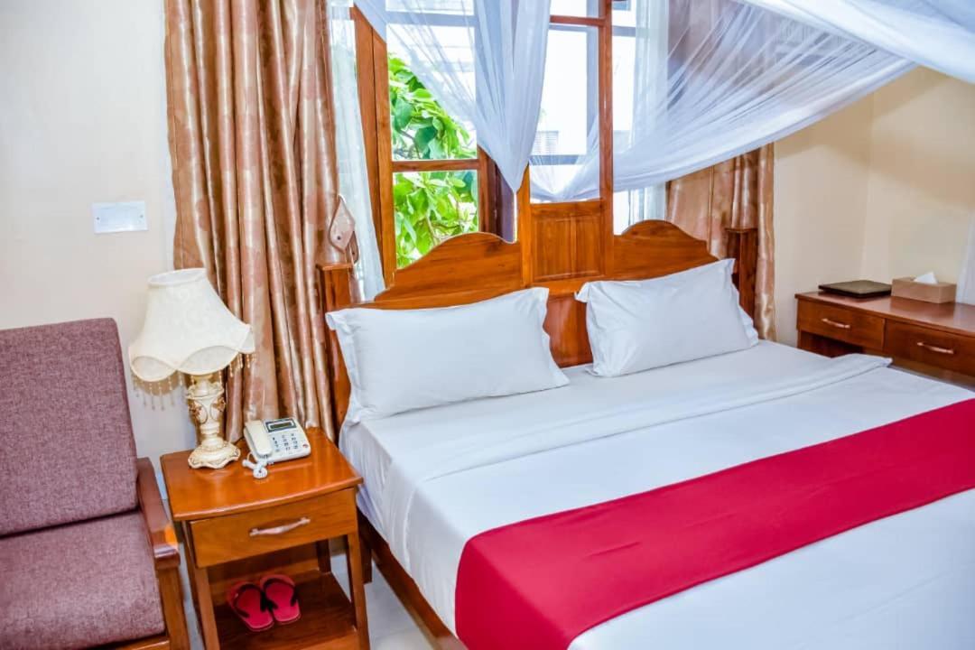 Red Sun Lodge Kokoni Ngambo Екстериор снимка