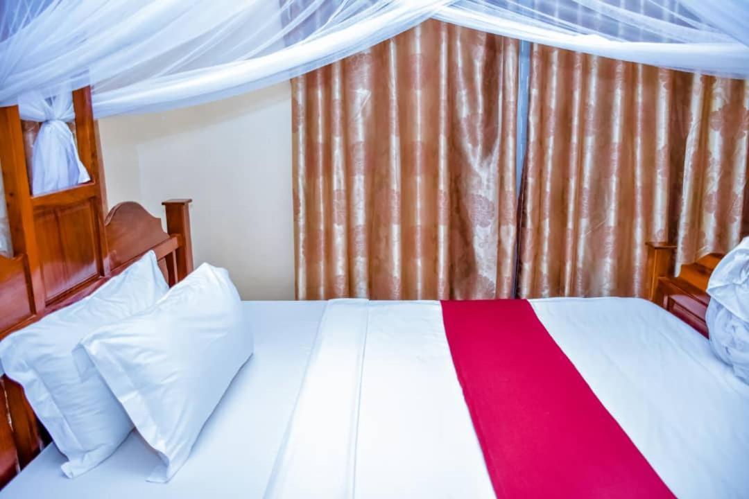 Red Sun Lodge Kokoni Ngambo Екстериор снимка