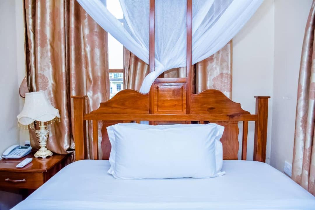 Red Sun Lodge Kokoni Ngambo Екстериор снимка
