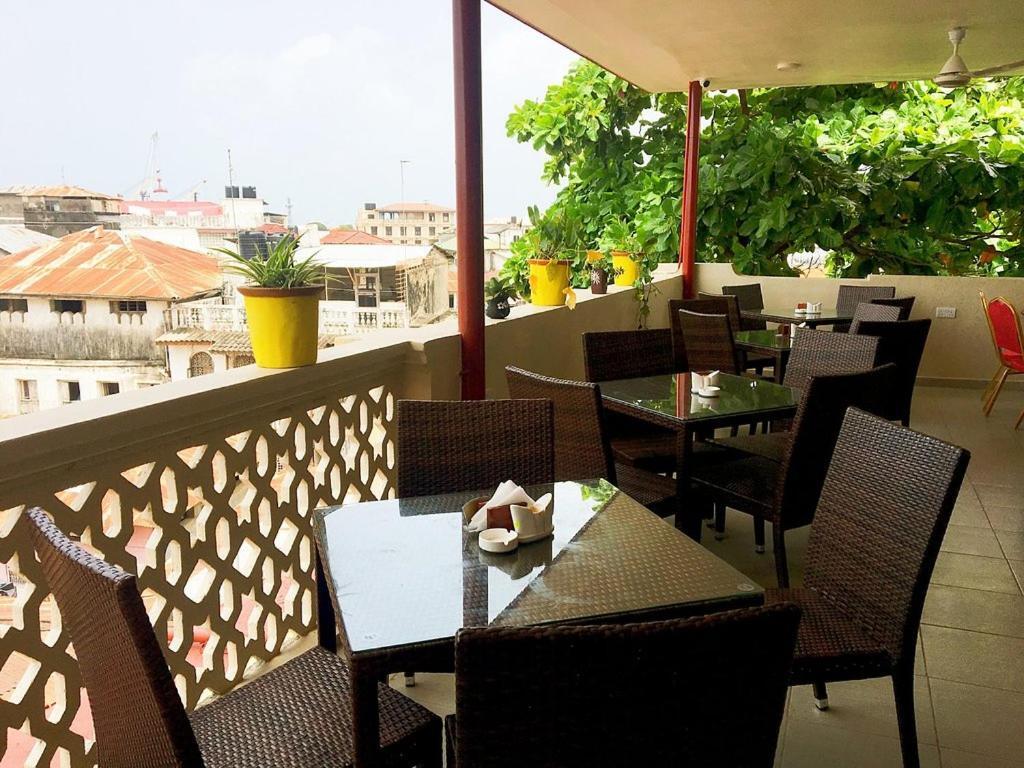Red Sun Lodge Kokoni Ngambo Екстериор снимка