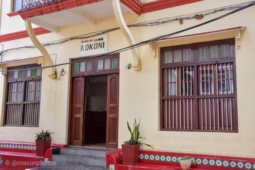 Red Sun Lodge Kokoni Ngambo Екстериор снимка